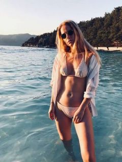 Fanteziye açık Bulgaristanli Elif escort