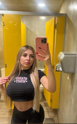 Sakso da iddialı Bayan Elnare