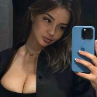 Cemre Eve Otele gelen Genç Bayan